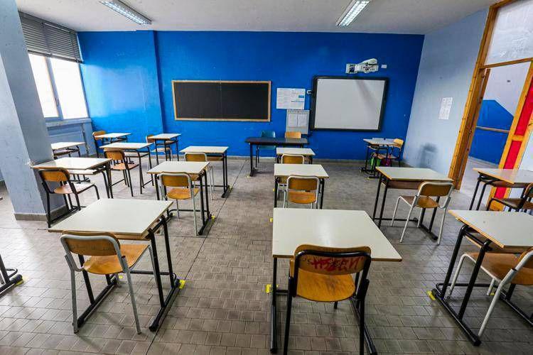 Aule vuote e precari in aumento: lo spopolamento sui banchi