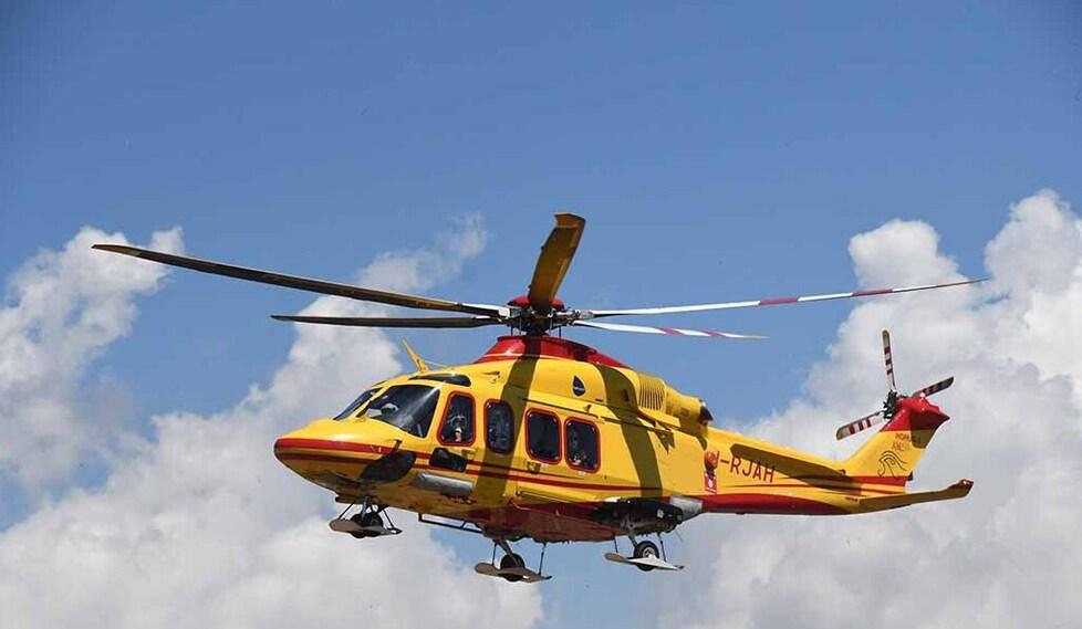 Elba, a tre anni si amputa un dito mentre gioca su una giostra