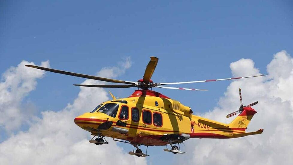 Elba, a tre anni si amputa un dito mentre gioca su una giostra