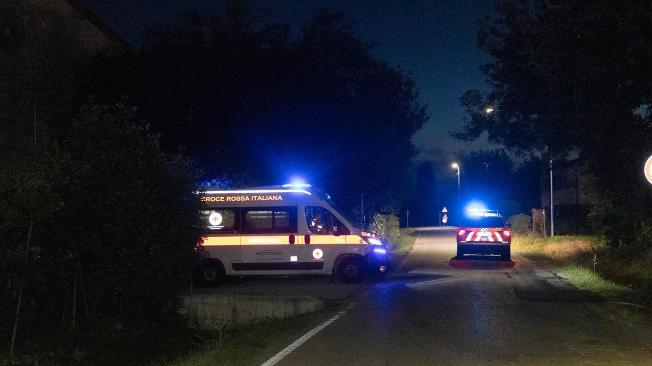 I sanitari sul luogo dell'incidente (Foto Esposito)