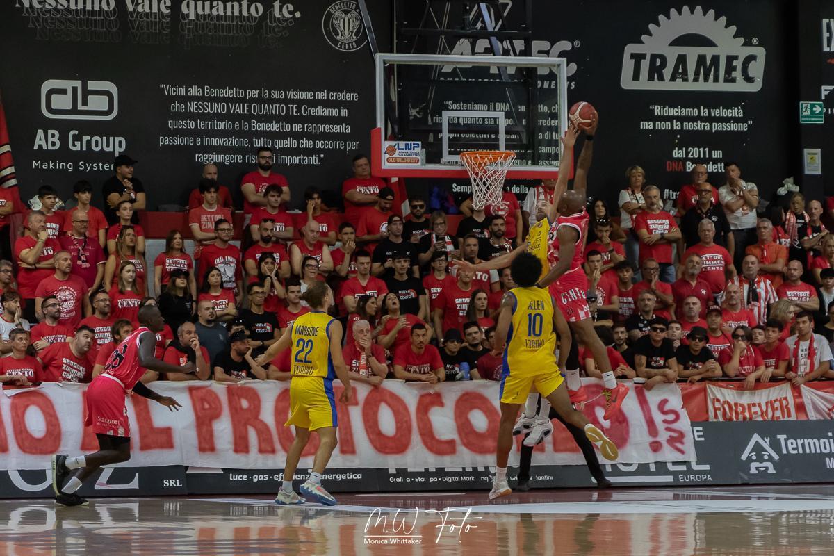 Una serata tutta storta, la Sella Cento sbatte contro Torino