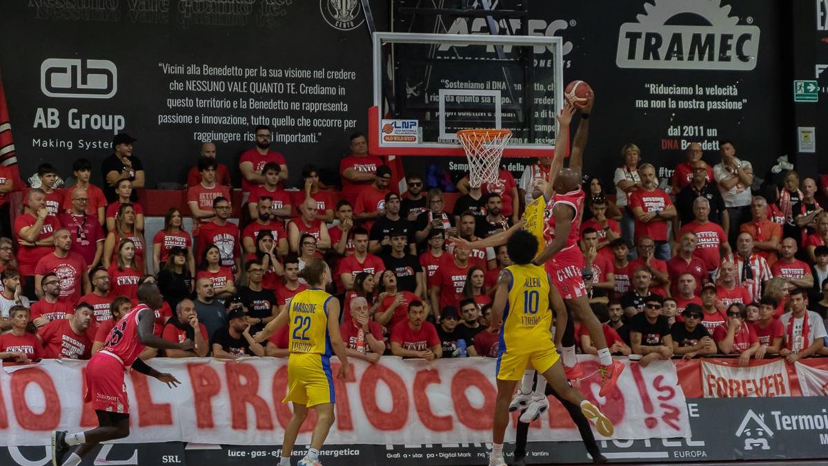 Una serata tutta storta, la Sella Cento sbatte contro Torino