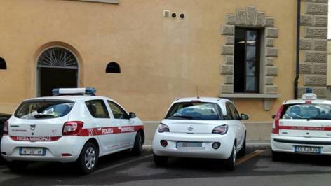 Santa Maria a Monte, scontro tra bus e auto: due feriti