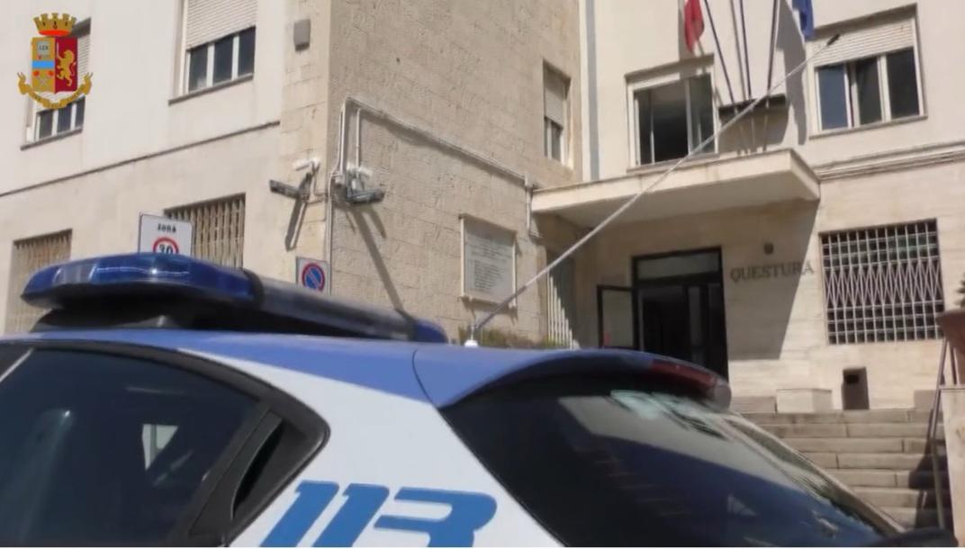 Inseguimento tra le vie di Cagliari: 23enne fermato con la droga