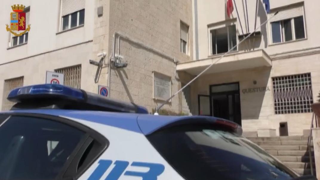 Inseguimento tra le vie di Cagliari: 23enne fermato con la droga