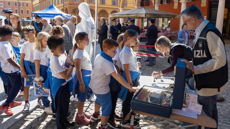 Festa di San Michele, patrono della polizia di Stato: il questore Pennella parla alle famiglie modenesi