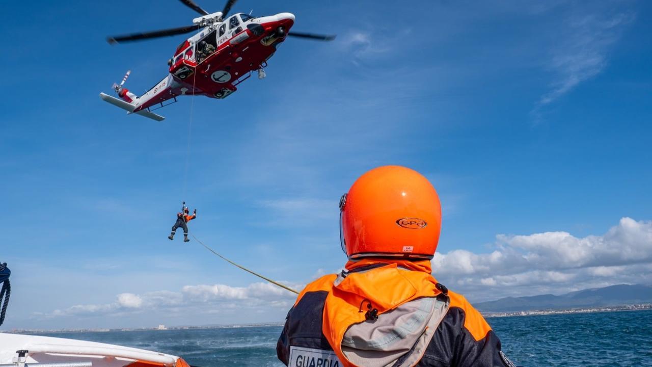 Teulada, altro sbarco di migranti: 29 algerini tra cui un bambino di tre anni