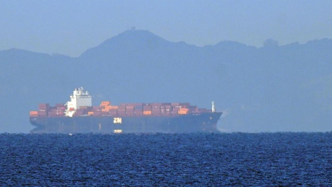 La nave nella mattinata del 30 settembre (foto Stick)