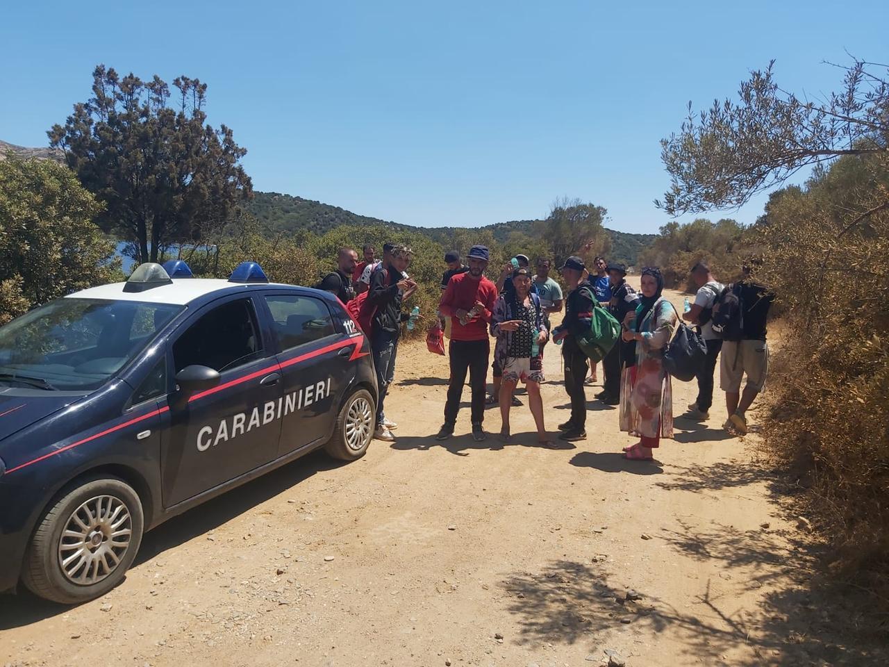 Sbarchi di migranti sulle coste del sud Sardegna, possibili dispersi in mare