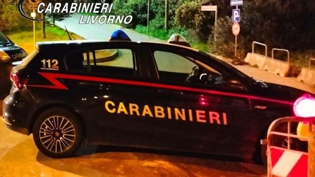 Un'auto dei carabinieri (foto d'archivio)