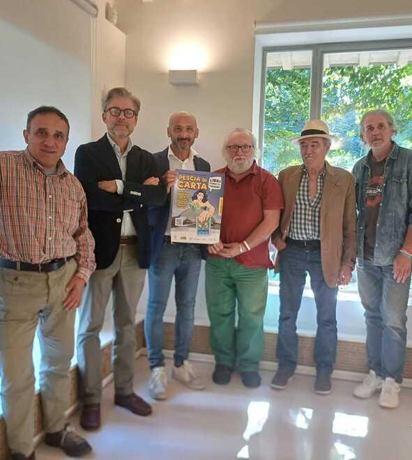 Fumetti, libri, figurine e incontri. Pescia omaggia la “sua” carta al vecchio Mercato dei Fiori