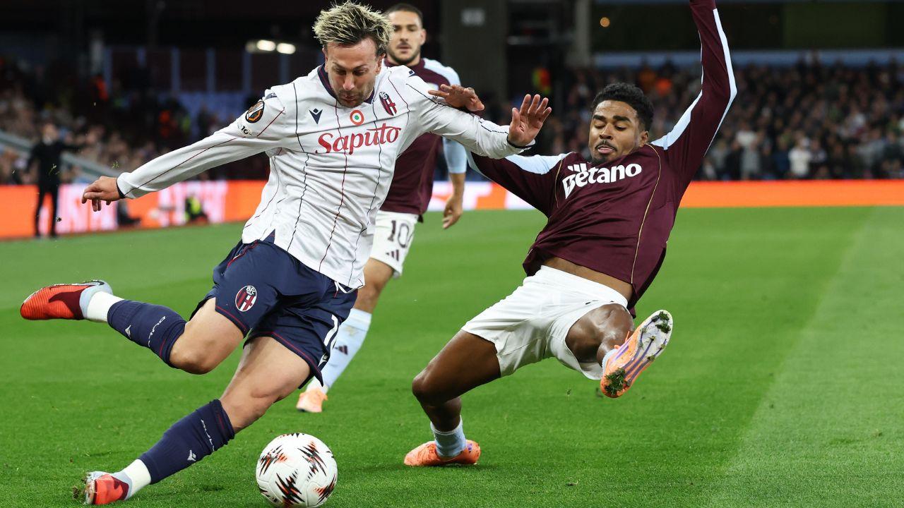 
	Bernardeschi con la maglia del Bologna

