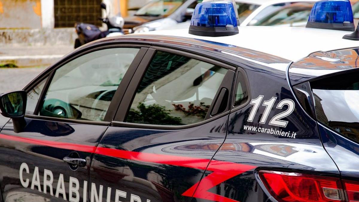 Una 14enne modenese palpeggiata in spiaggia a Riccione