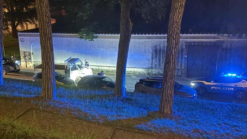 Lucca, ladri scoperti si danno alla fuga: inseguiti fin dentro le Mura
