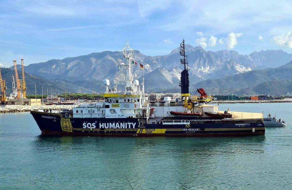 Migranti, a Carrara c’è l’ipotesi hotspot da ospitare alle spalle del porto<br>
