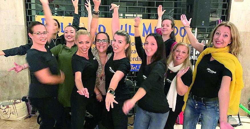 “Balliamo sul mondo”: l’associazione che unisce culture e persone attraverso la danza popolare