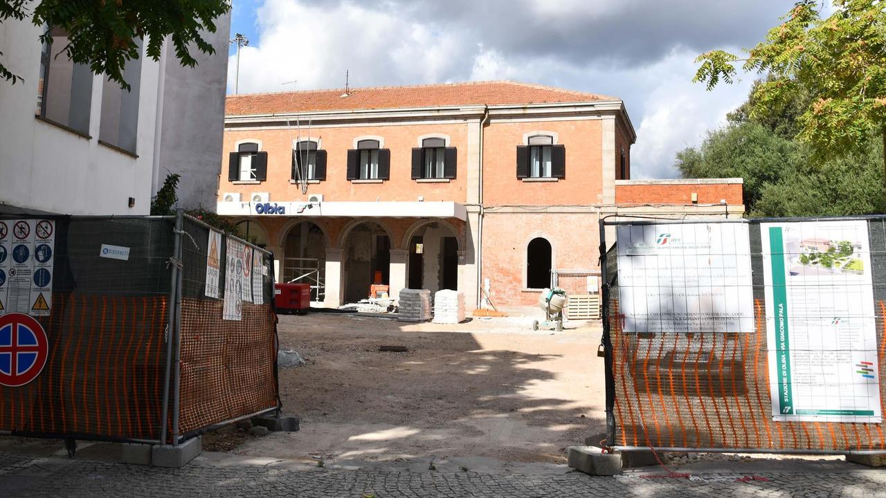 Il cantiere nella vecchia stazione