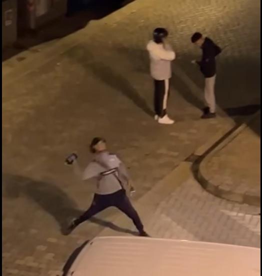 La notte brava dei “maranza” tra offese e lanci di bottiglie. Rabbia a Cadelbosco Sopra: il video scatena le polemiche
