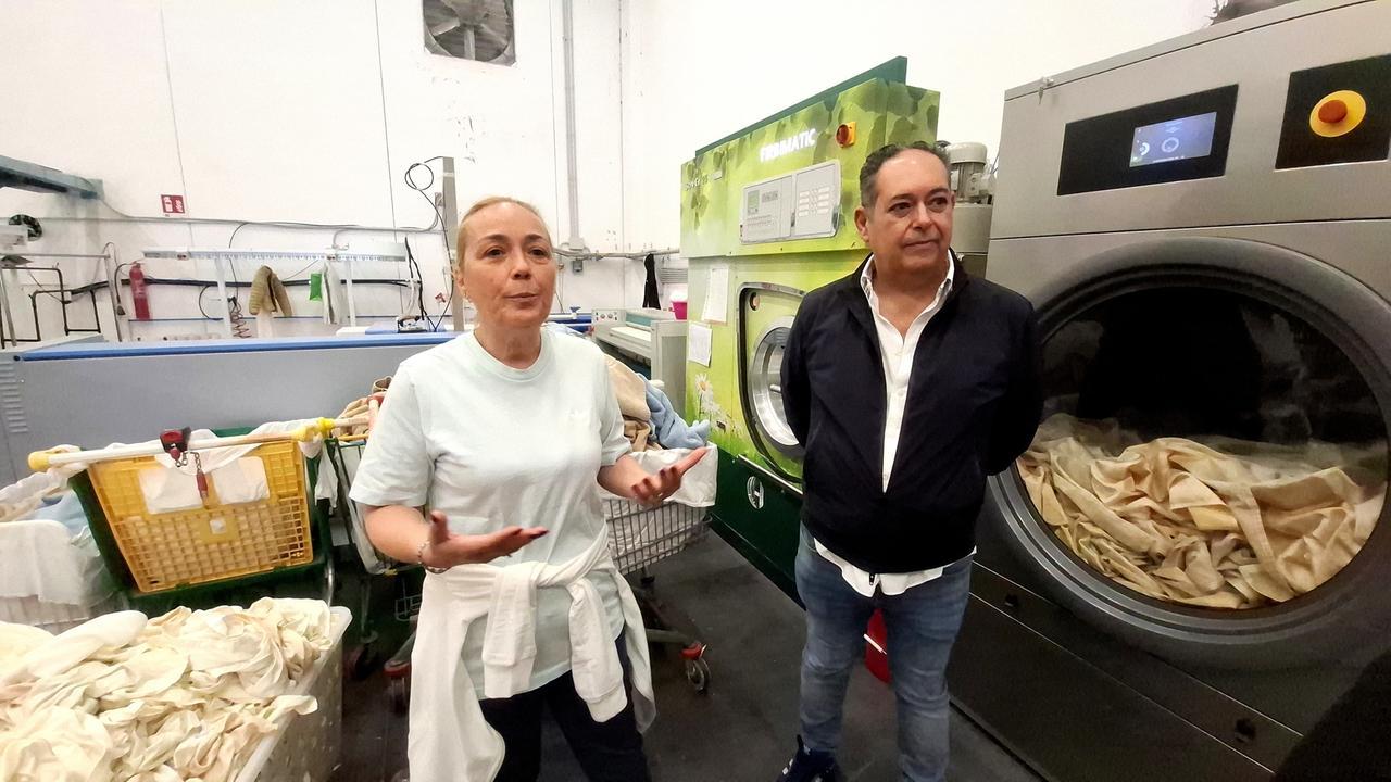 Dall’incendio alla rinascita: la lavanderia che restituisce la sabbia alle spiagge – La storia