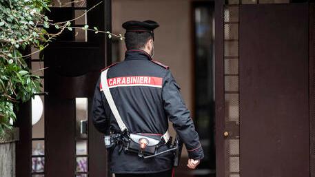 Oltraggio al centro islamico di Cento, graffiti sui muri e mortadella all’entrata