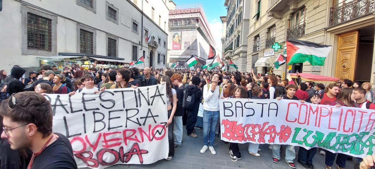 Firenze, corteo di mille studenti per la Flotilla: occupata l’Università e domani sciopero generale