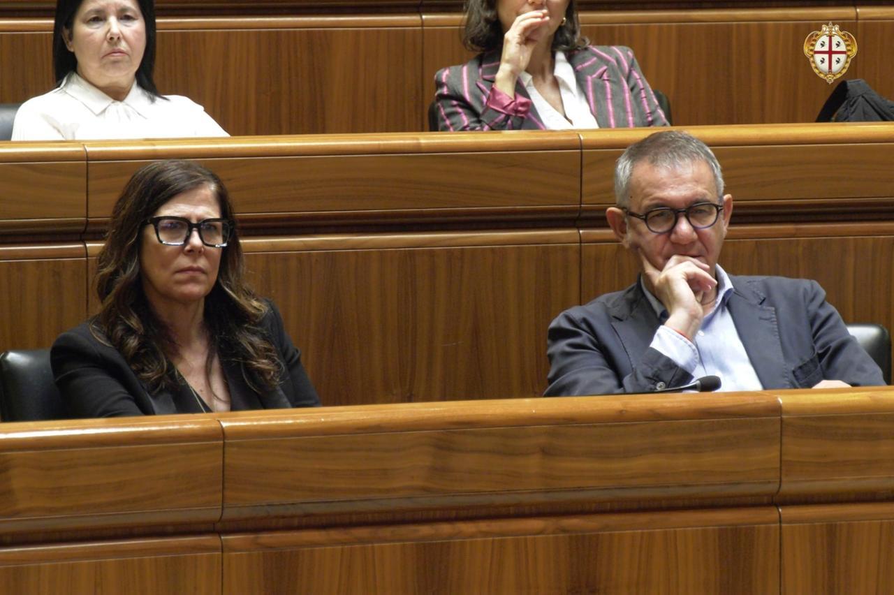 La presidente della regione Alessandra Todde e il presidente del Consiglio regionale Piero Comandini