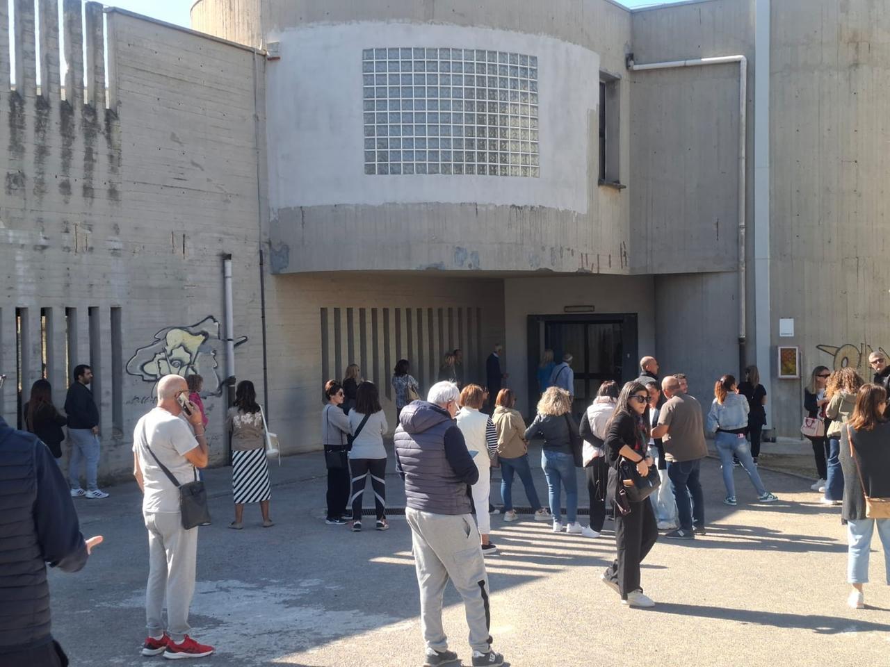 Sassari, topi in classe: chiusa la scuola di via De Carolis