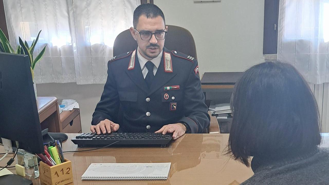 Perseguita donna conosciuta su TikTok: scatta la denuncia e il braccialetto elettronico