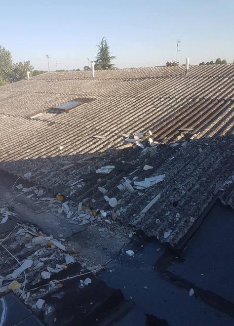 Ex albergo Roma a Ro, l’ordinanza: «Via l’eternit entro un mese»