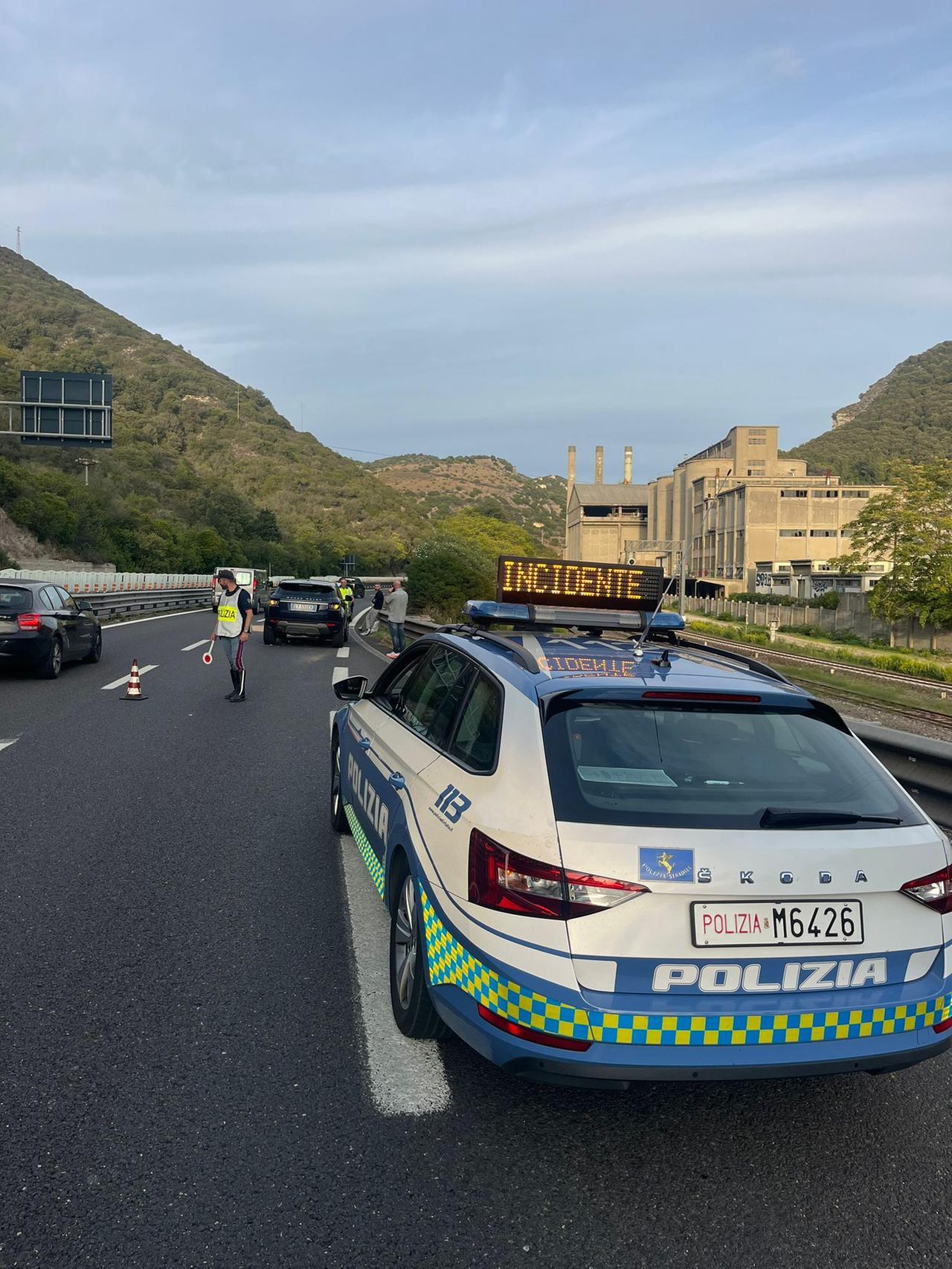 Tamponamento nei pressi del cementificio, traffico in tilt sulla 131 all’uscita di Sassari