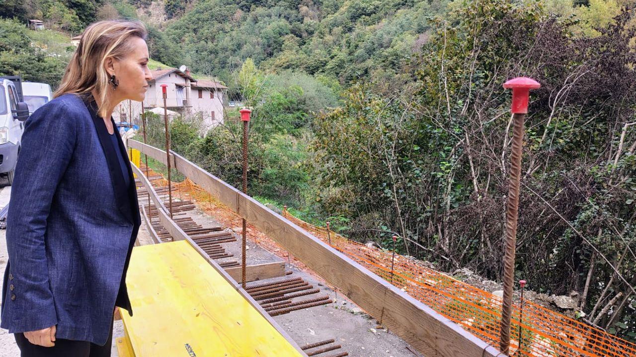 
	La deputata durante il sopralluogo

