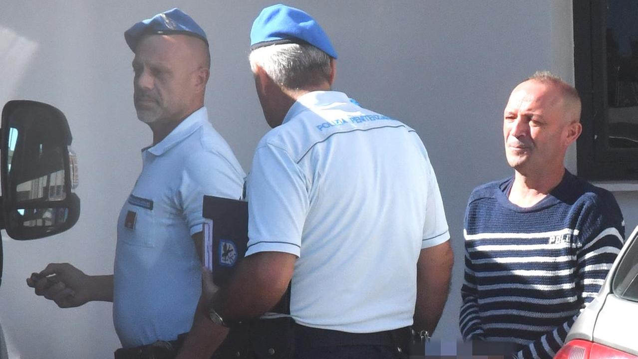 Le ferite, la macchina e il braccialetto elettronico: i punti da chiarire nell’omicidio di Claudio Manca