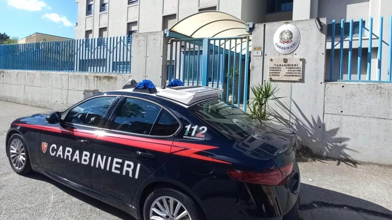 Sorpreso con la coca e un coltello, arrestato un 35enne