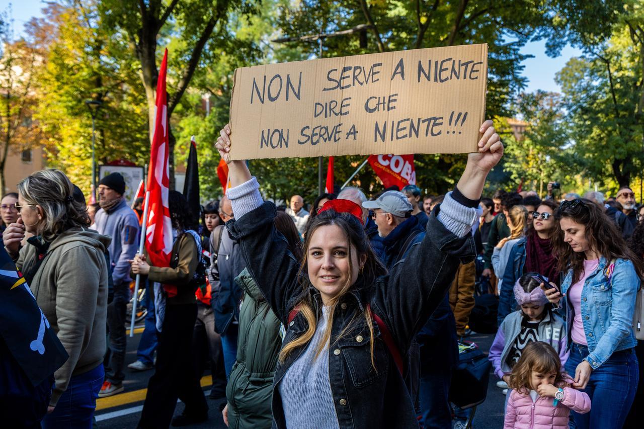 Ferrara si schiera con la manifestazione: «Giusto scioperare, non restiamo indifferenti»