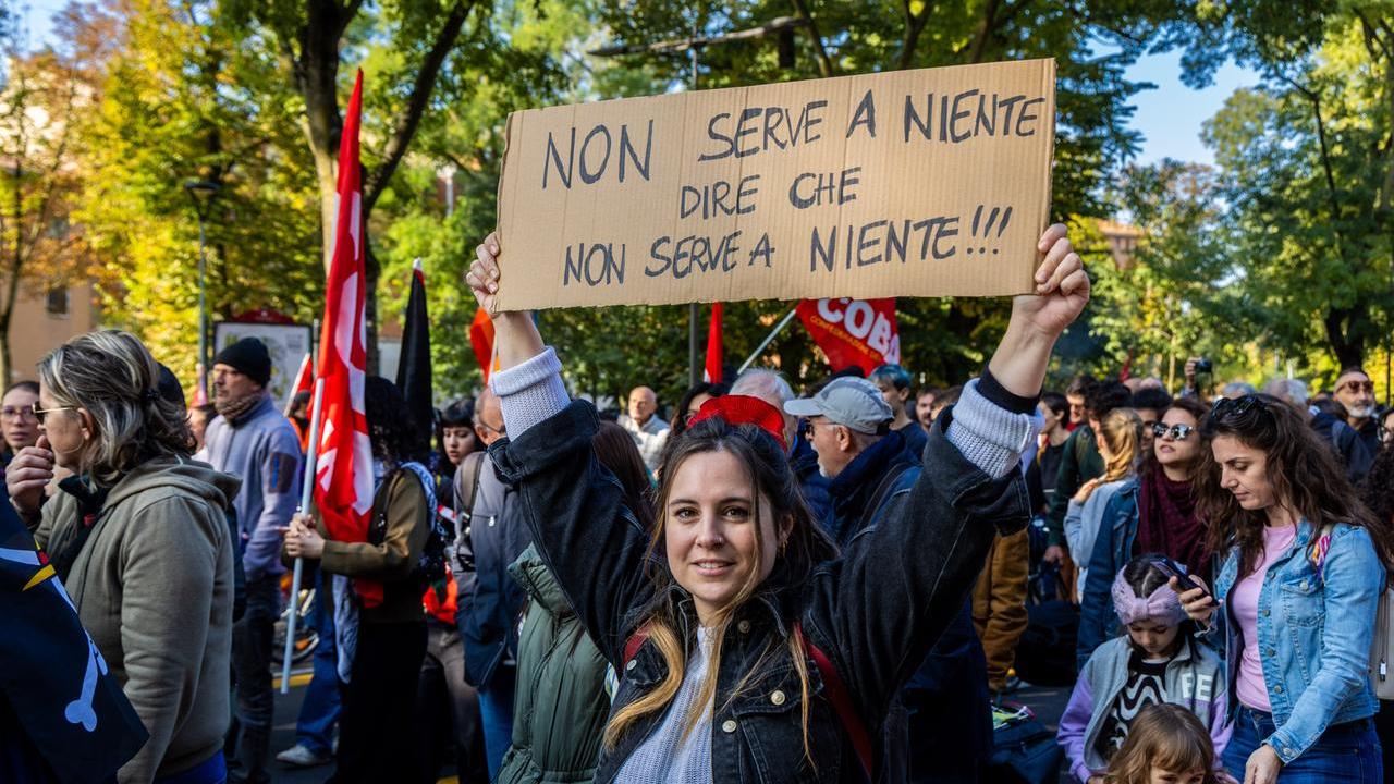 Ferrara si schiera con la manifestazione: «Giusto scioperare, non restiamo indifferenti»