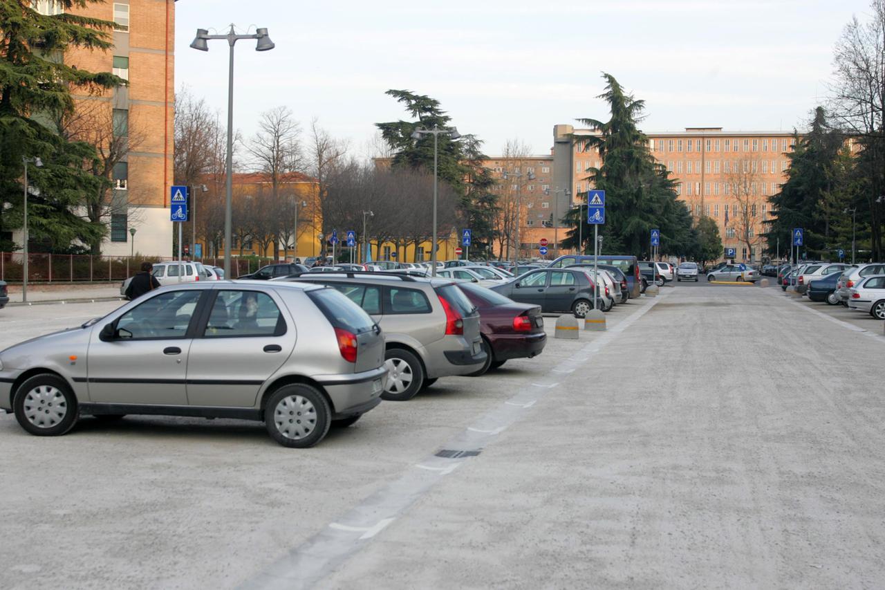 Piano sosta al Santa Maria Nuova, la posizione dell’Ausl: «Il confronto proseguirà ancora»