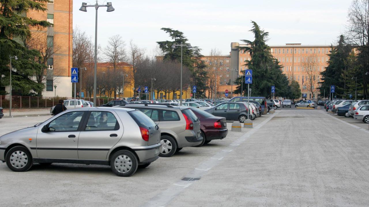 Piano sosta al Santa Maria Nuova, la posizione dell’Ausl: «Il confronto proseguirà ancora»