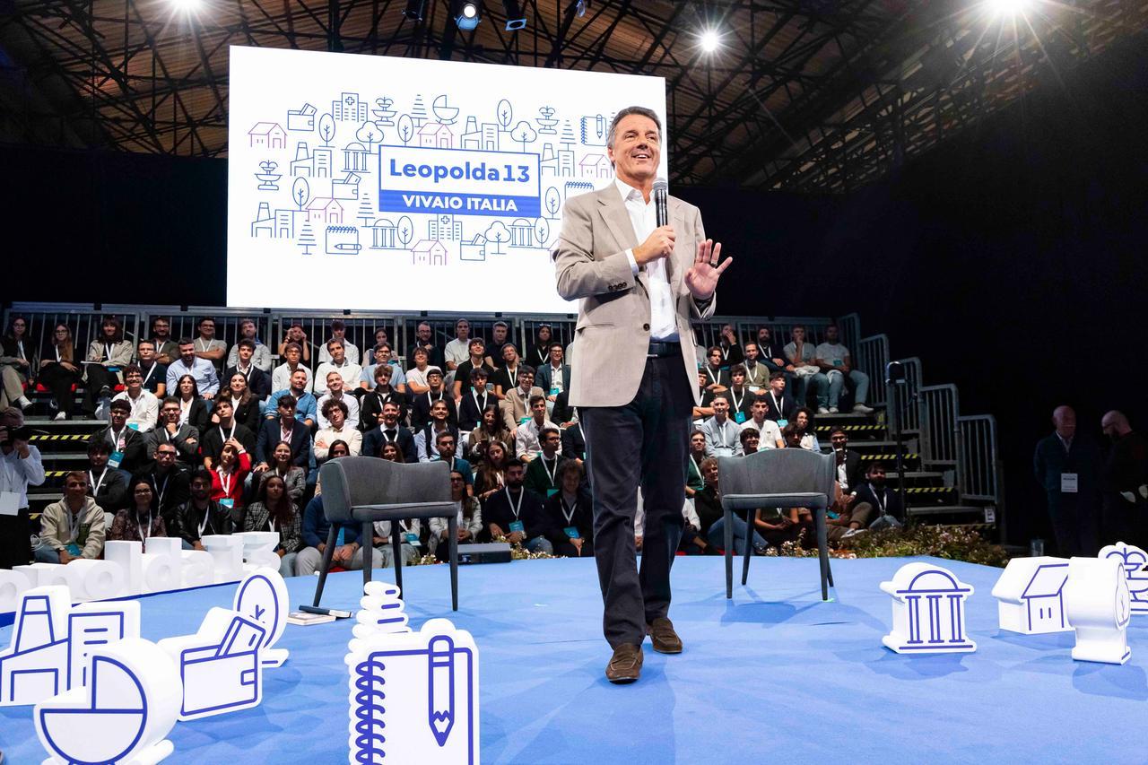 Firenze, Renzi l’equilibrista guarda al centro virando a destra