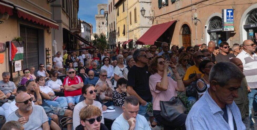 Piombino, stipendi in arrivo per i lavoratori Magona: “Una boccata d’ossigeno, ma la crisi resta”