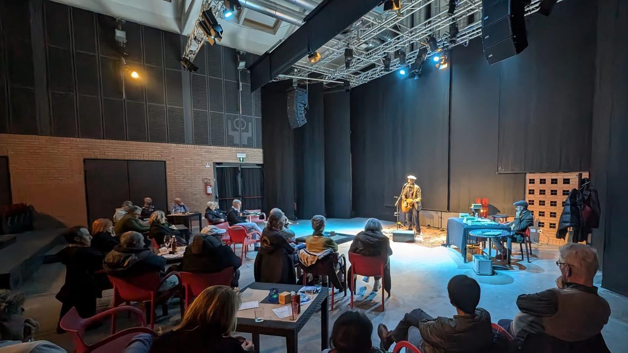 Il Comune chiede l’Imu sul teatro della parrocchia: «L’amministrazione ci sta vessando»