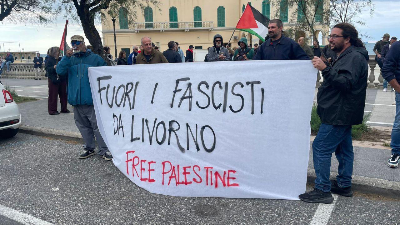 
	Un momento della contestazione


