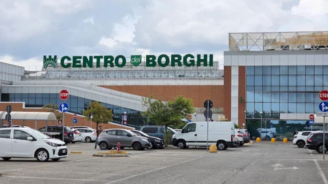 
	Il centro commerciale di Navacchio

