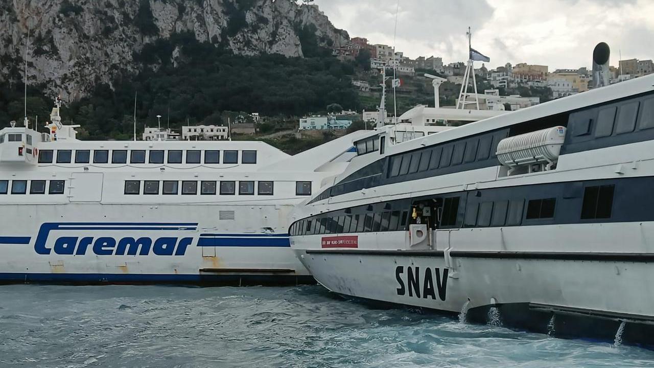 Schianto fra traghetti a causa del maestrale, paura tra i passeggeri