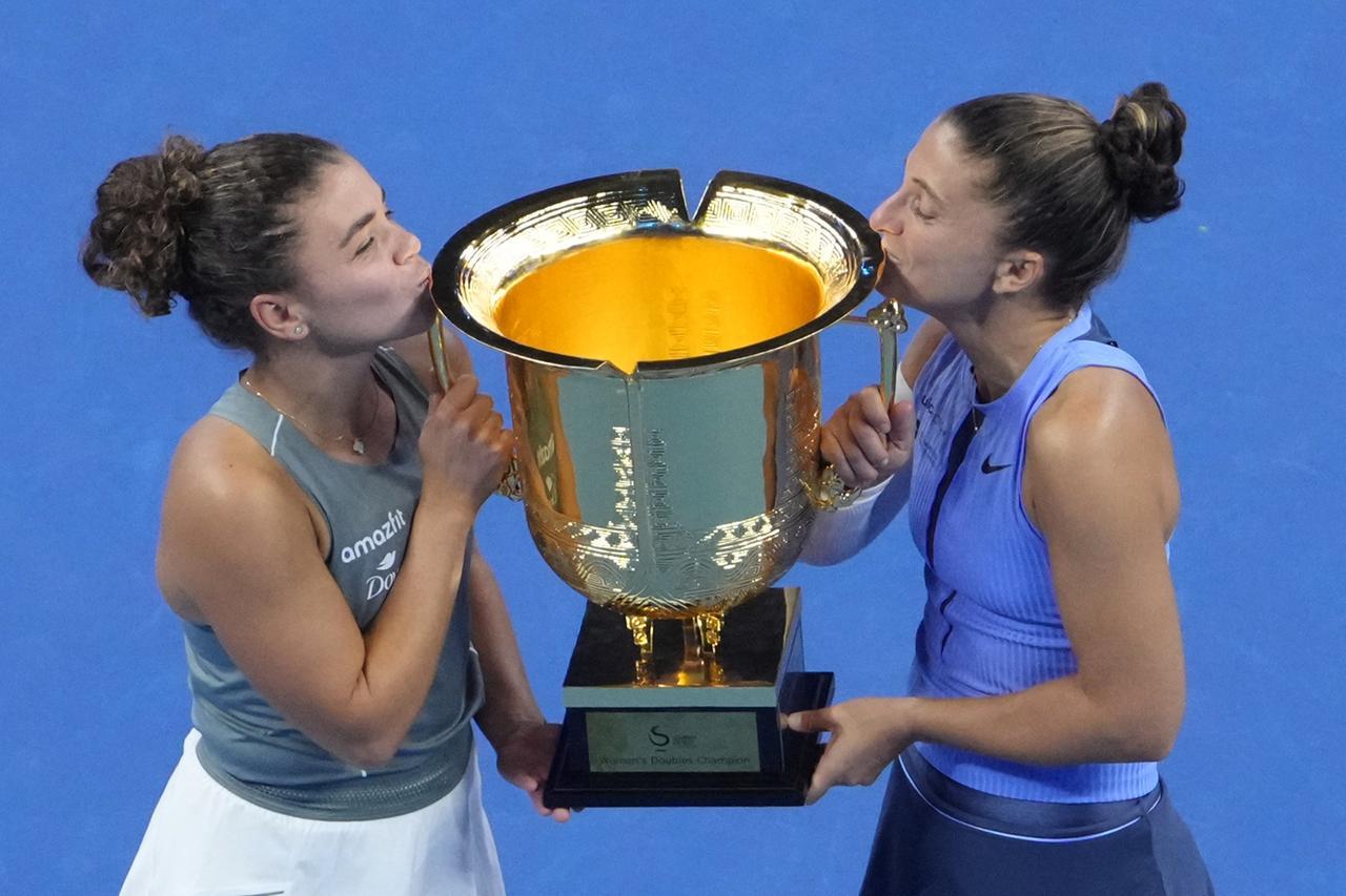 Da Pechino a Pechino, Errani e Paolini dominano il doppio –  Le azzurre vincono il master 1000