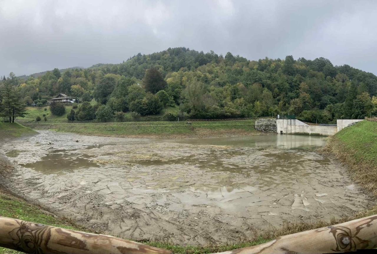 
	Il lago Fiorenzo in secca

