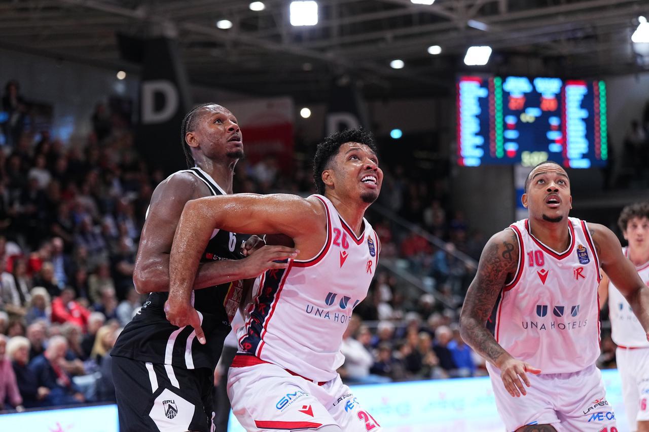 Pallacanestro Reggiana, buona la prima contro la neo promossa Udine: 15 punti di Echenique