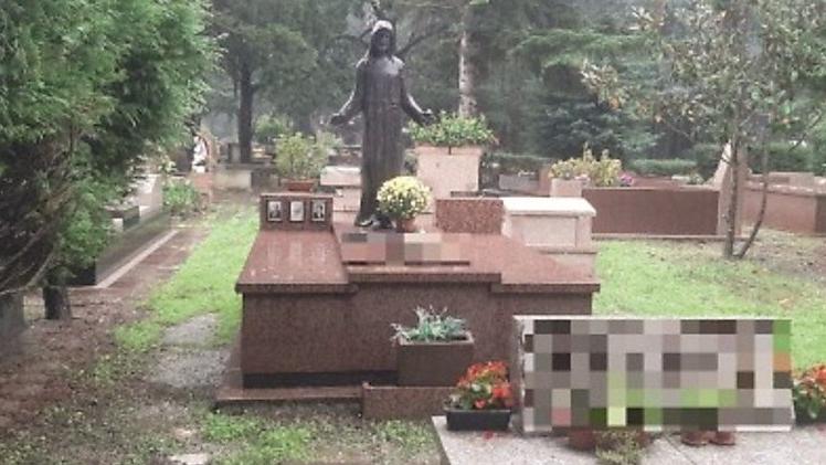 La statua rubata nel cimitero di Carpi