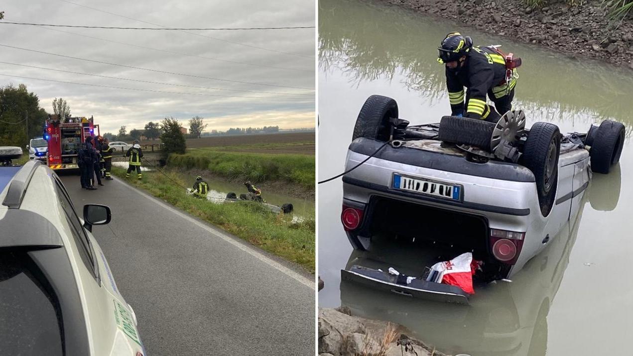 L'auto ribaltata nel canale