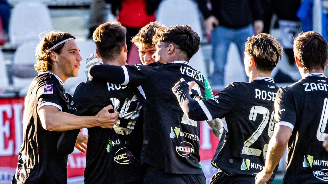 L'esultanza del Carpi (foto Daniele Lugli)