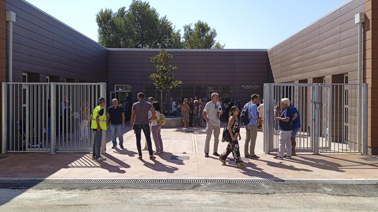 La scuola di via Coltellini dove è avvenuto il furto